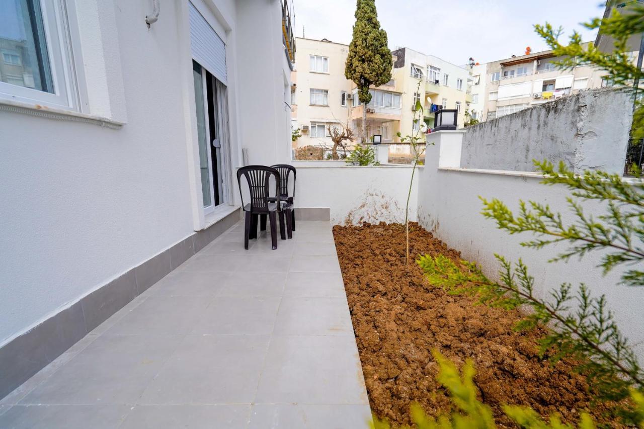 Апартаменты Charming And Central Flat Near Beach In Muratpasa Анталья Экстерьер фото