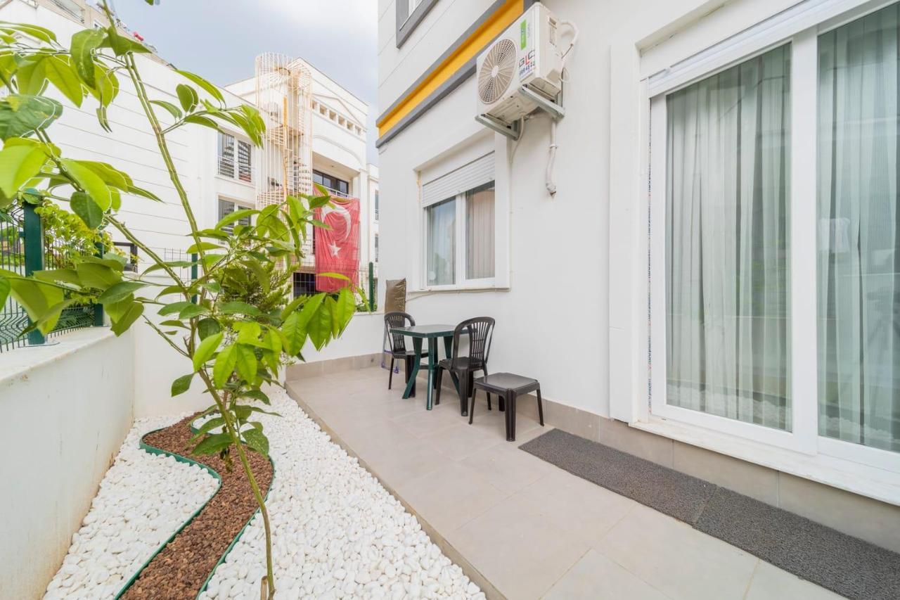 Апартаменты Charming And Central Flat Near Beach In Muratpasa Анталья Экстерьер фото