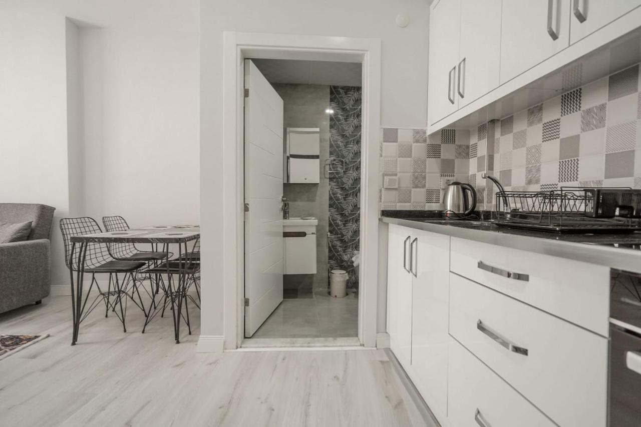 Апартаменты Charming And Central Flat Near Beach In Muratpasa Анталья Экстерьер фото