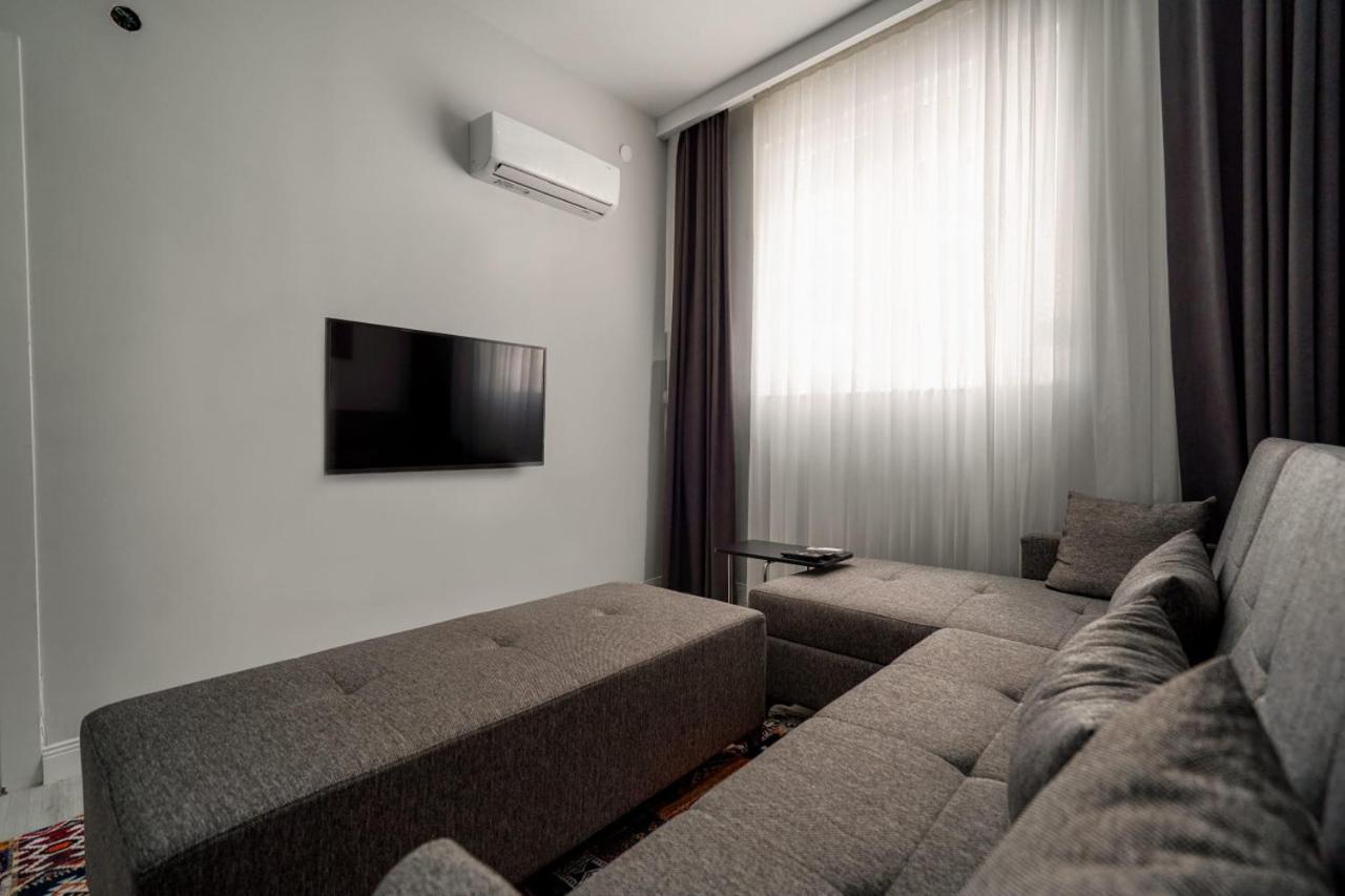 Апартаменты Charming And Central Flat Near Beach In Muratpasa Анталья Экстерьер фото