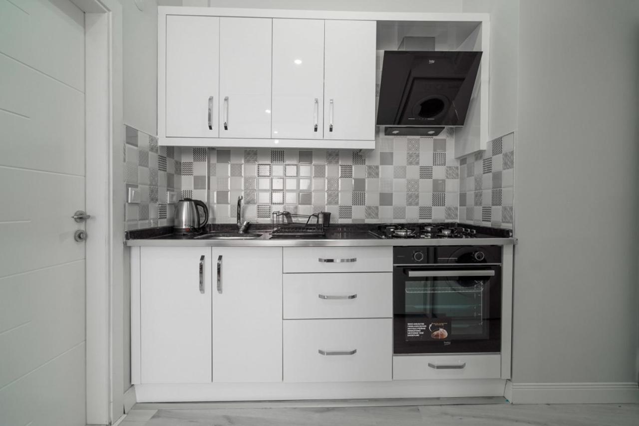 Апартаменты Charming And Central Flat Near Beach In Muratpasa Анталья Экстерьер фото